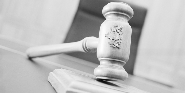 Face aux “lois scélérates” : les avocats !