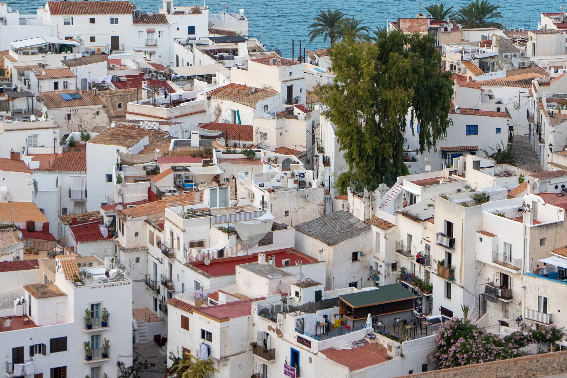 Les 3 principaux aspects fiscaux à considérer lors de l’achat d’une maison de vacances en Espagne