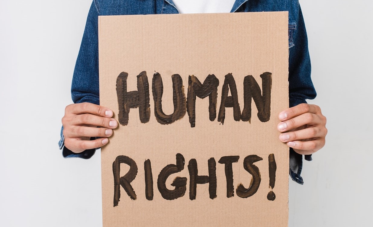 Rechten van de mens of rechten voor de mens? De rol van academici