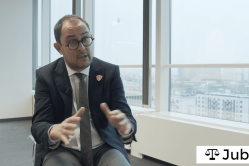 Van Quickenborne: “Waarom advocaat en notaris niet samen in één kantoor?”