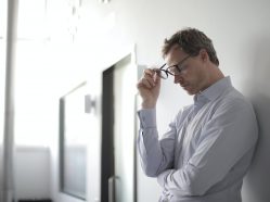 Het optimaliseren van uitwendige omstandigheden om stress te managen volstaat niet in juridische beroepen