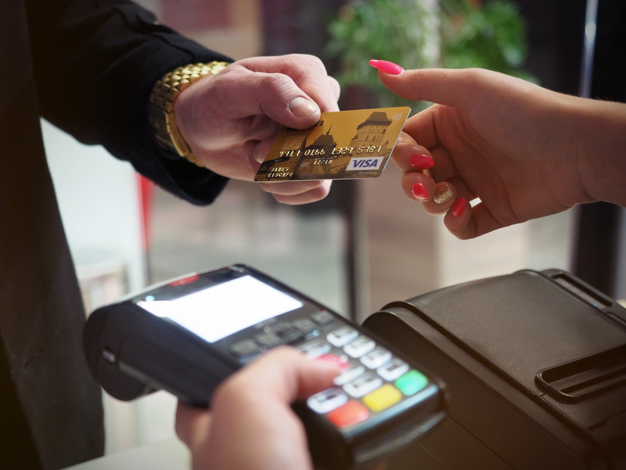 Détenir un compte de paiement auprès d’une banque: un droit ? cover