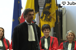 Antwerps stafhouder spreekt advocaat-stagiairs toe cover