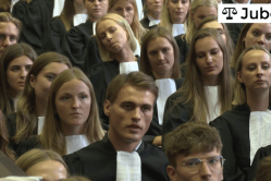 Grootste generatie Antwerpse en Limburgse advocaat-stagiairs legt eed af cover