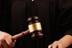 Kan Vlabel terugkomen op voorafgaand attest inzake vrijstelling schenkbelasting? cover