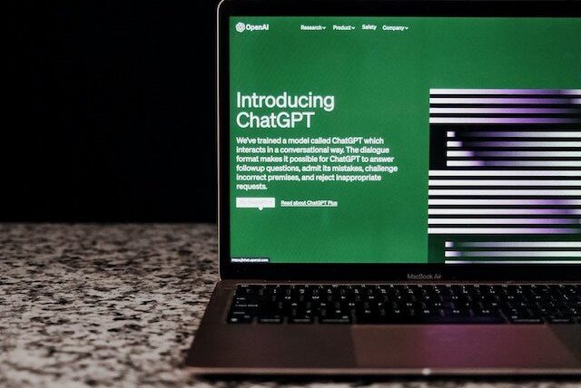ChatGPT - Le métier de juriste d'entreprise voué à disparaitre ? cover