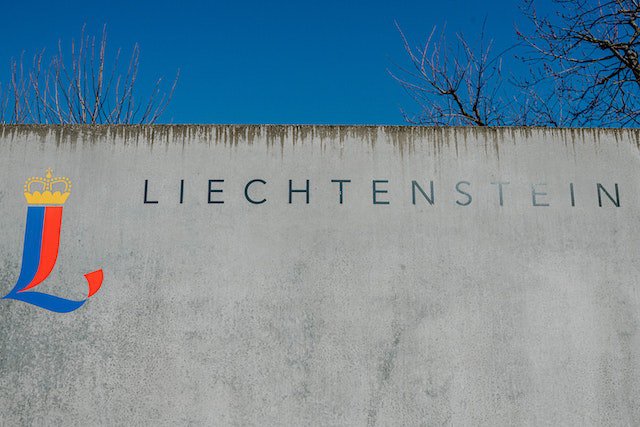 Uitkeringen door Liechtensteinse stichting niet belastbaar als fictielegaat! cover