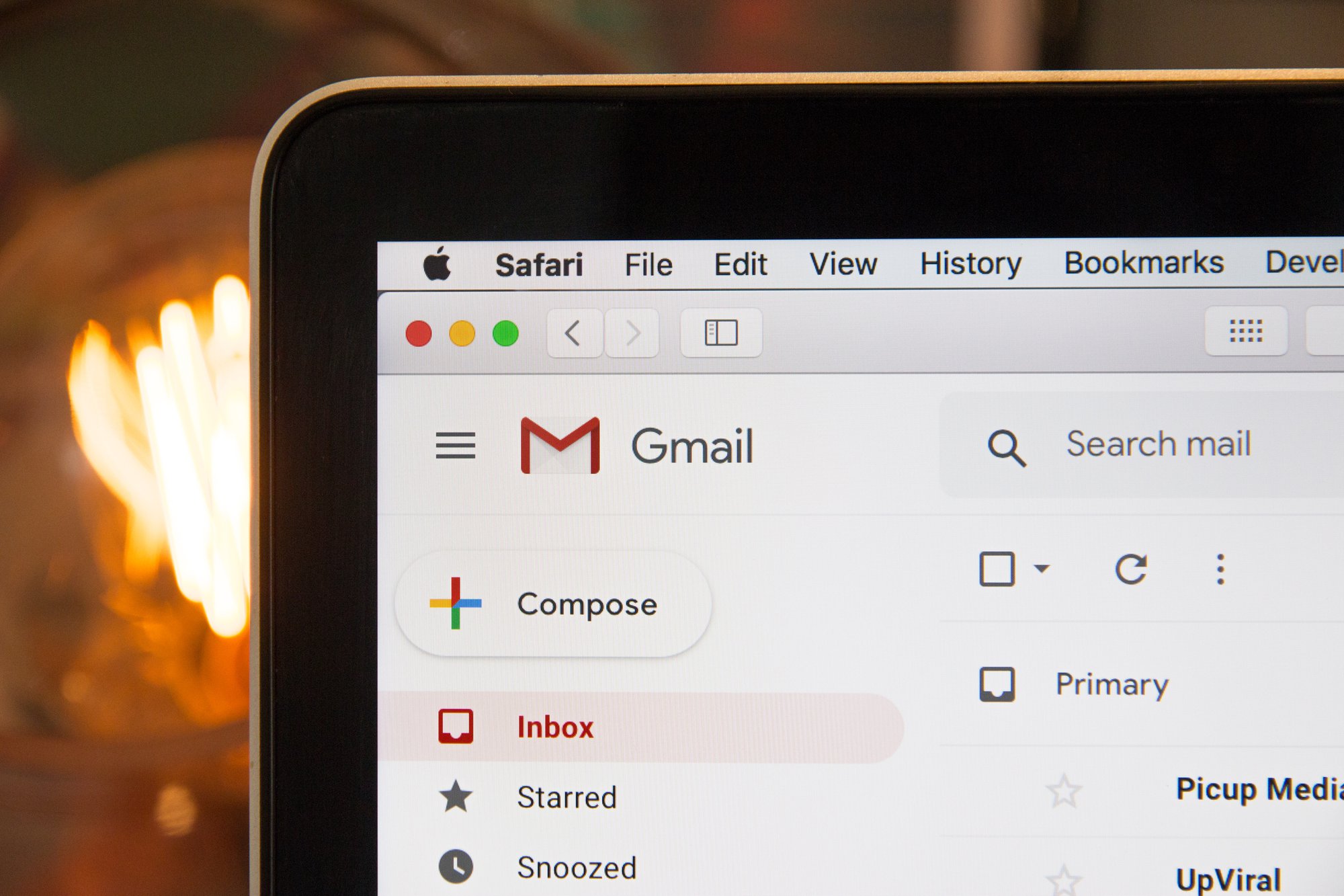 En tant qu'employeur, avez-vous le droit de surveiller le trafic d’emails de vos employés ? cover