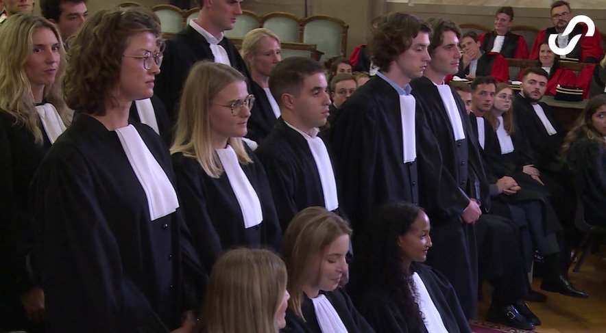 La prestation de serment des avocats-stagiaires de Bruxelles (NL) - 2 octobre cover