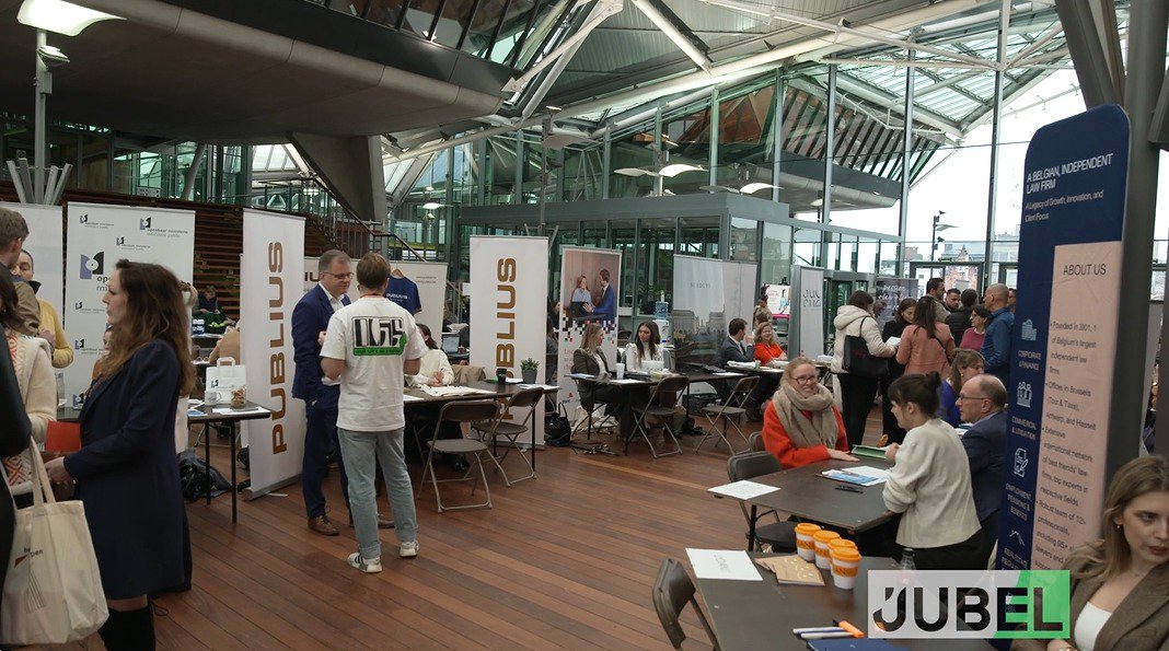 Jobbeurs Antwerpen palmt Vlinderpaleis in cover