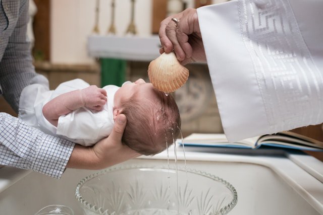 Bisdom verplicht om gedoopte na verzoek uit doopregister te schrappen