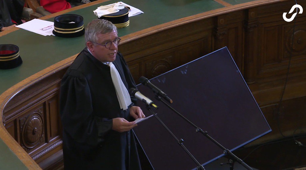 Meester Frank Judo, stafhouder van de Nederlandstalige Brusselse Balie heeft advies voor de stagiairs cover