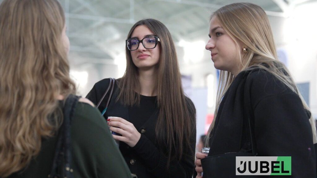 RC Jobfair 2025: VRG en ELSA Brussel helpen studenten aan een eerste werkervaring cover