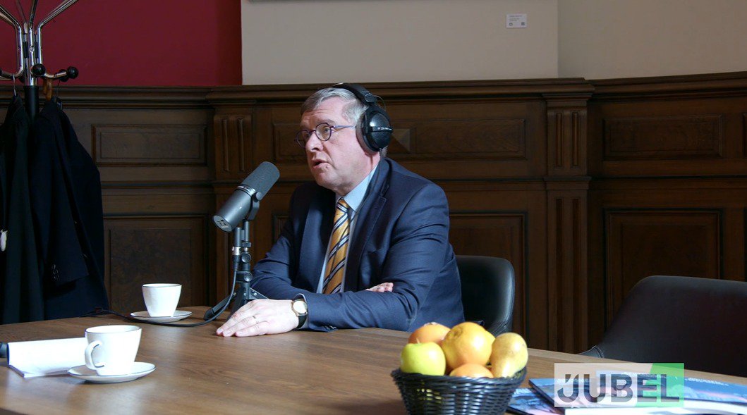 Hoe is de verstandhouding tussen de Nederlandstalige en Franstalige balies in Brussel? cover