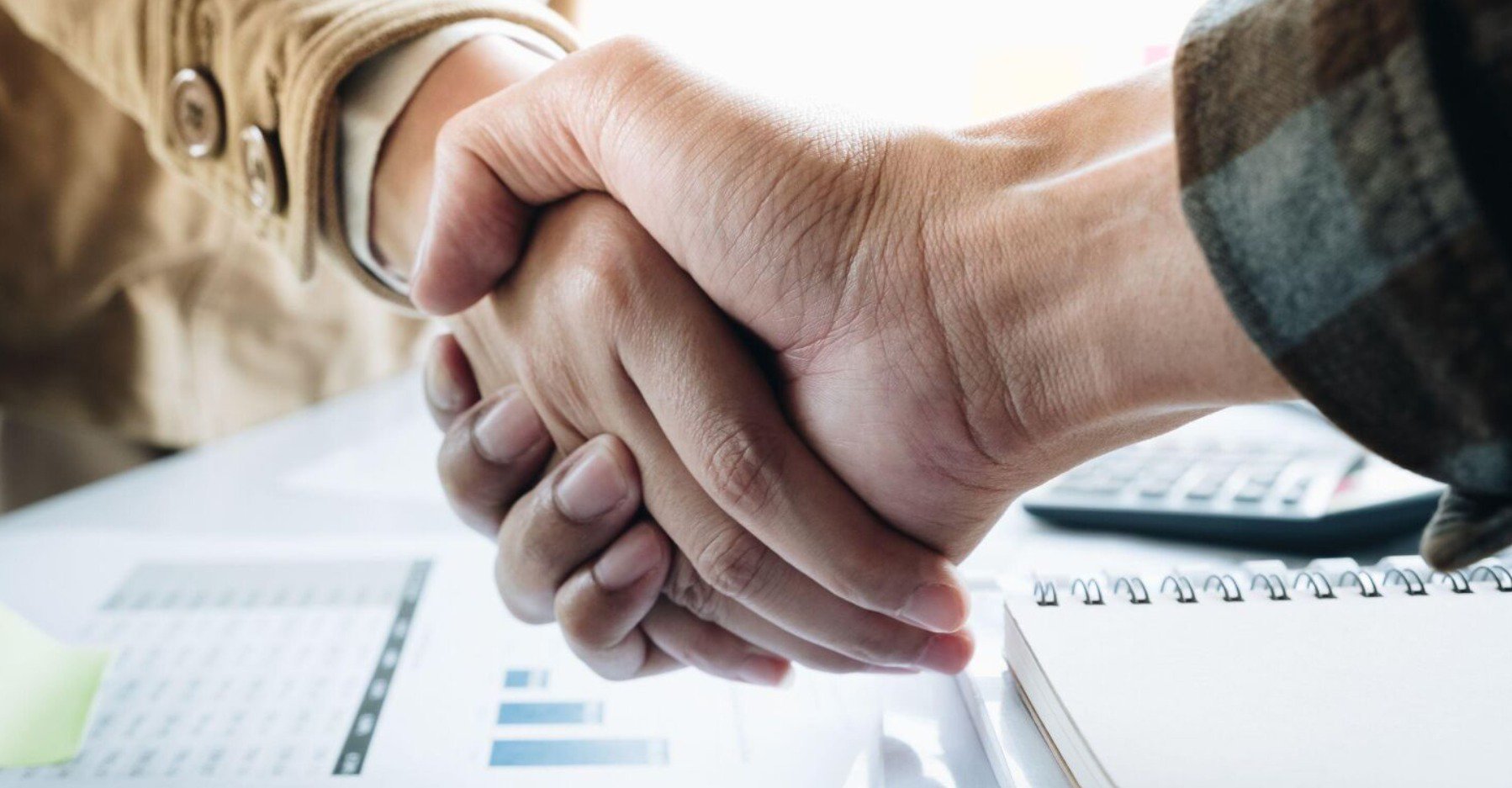 Fusion de sociétés : ce qui est (ou n'est pas) automatiquement transféré cover