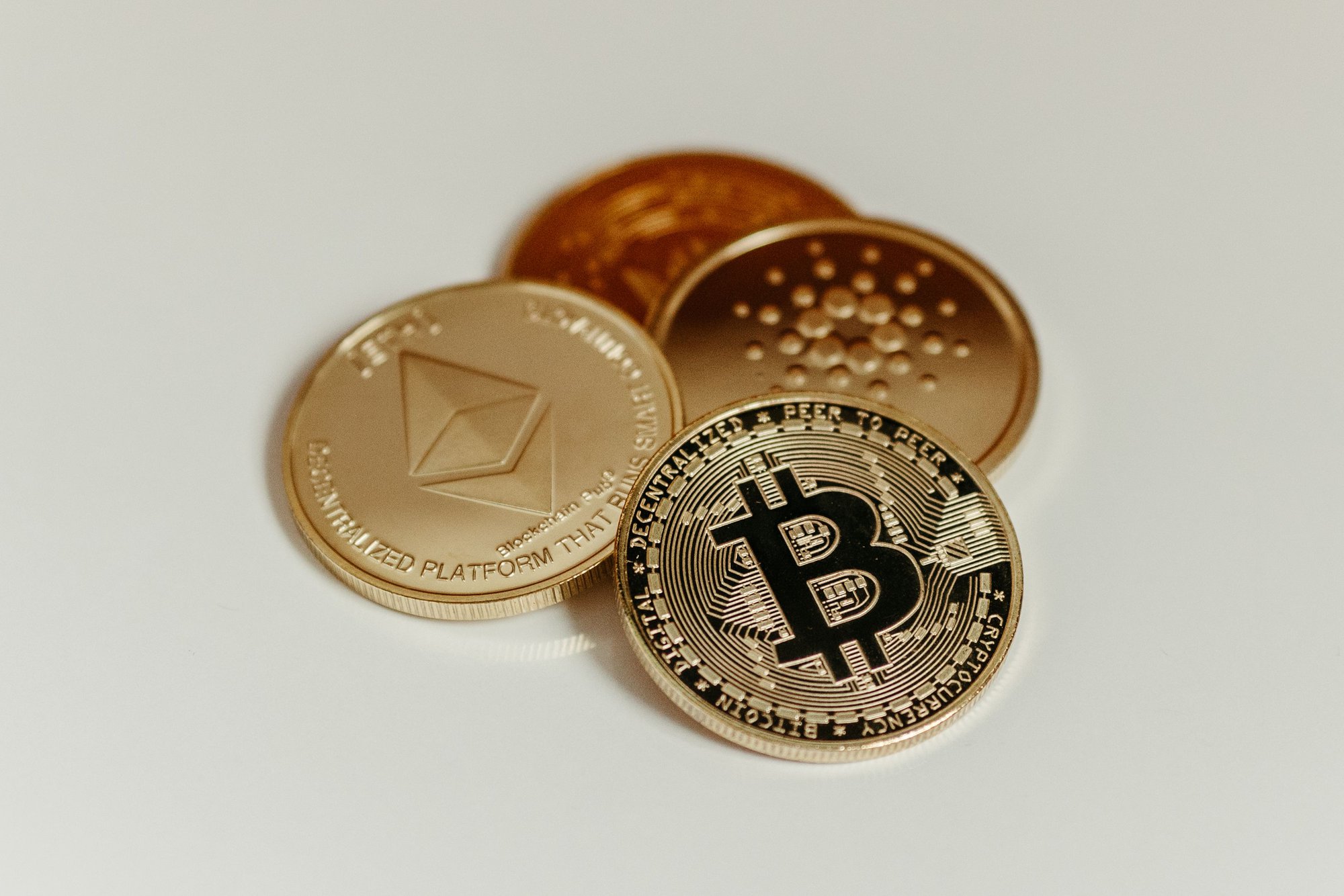 DAC8: obligation de déclaration pour les prestataires de services liées aux crypto-actifs cover DAC8: obligation de déclaration pour les prestataires de services liées aux crypto-actifs cover